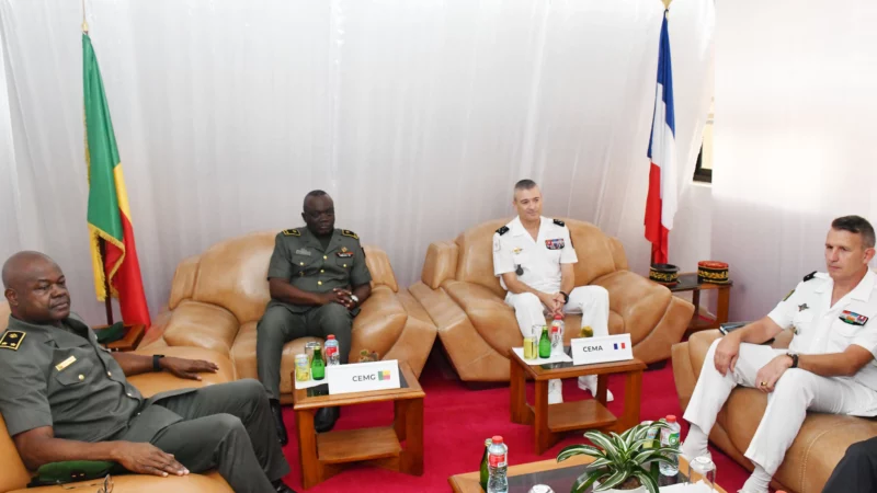 La France et le Bénin vont mener des exercices militaires conjoints, terrestres et maritimes